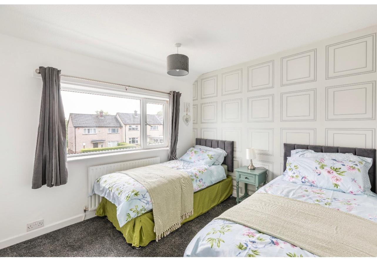 Entire Charming 5-Bed House In Darwen Blackburn Bb1 Free Parking Roadside Rishton Exterior foto