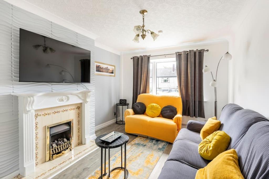 Entire Charming 5-Bed House In Darwen Blackburn Bb1 Free Parking Roadside Rishton Exterior foto